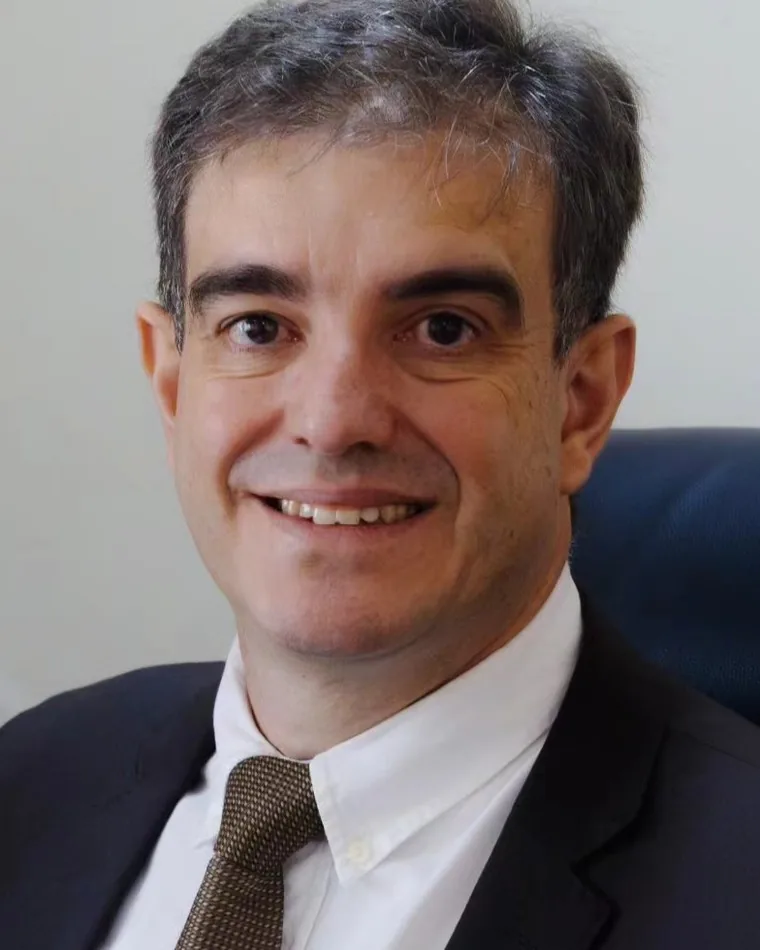Retrato de Douglas Moreira Nunes, advogado sócio.